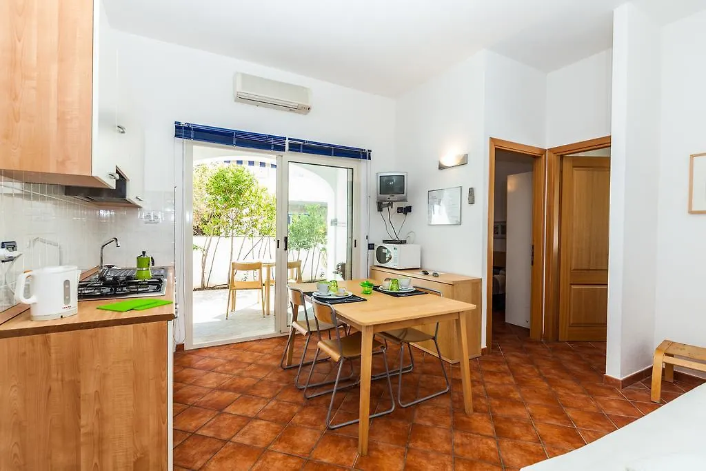 Le Residenze Del Porto Aparthotel La Caletta